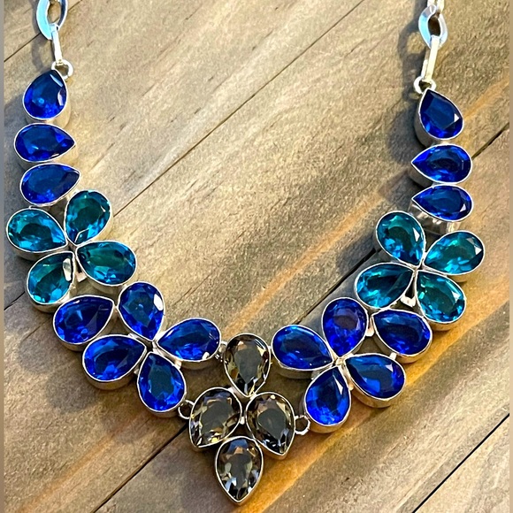 BLUE TOPAZ & SMOKY QUARTZ Simulated GEMSTONE HANDCRAFTED SILVER PLATED NECKLACE - Picture 2 of 11